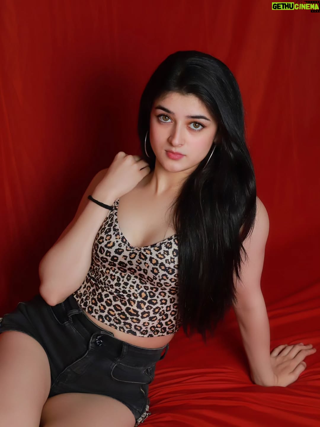 Ishita Singh Thakur - 13.8K Likes - ✨️