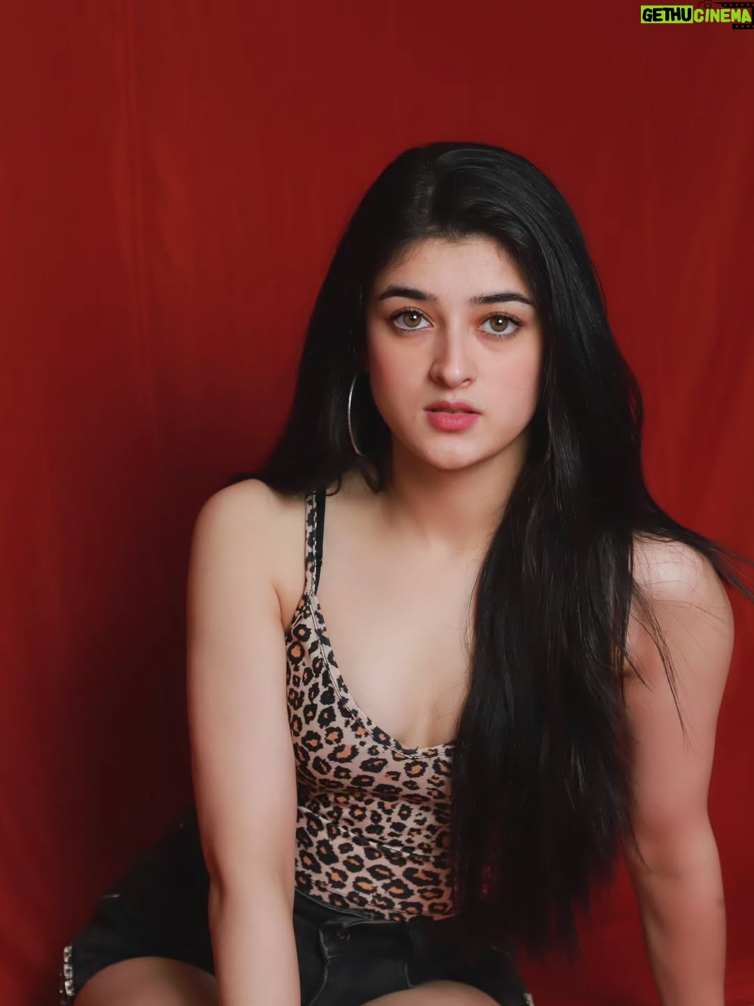 Ishita Singh Thakur - 27.5K Likes - 💋