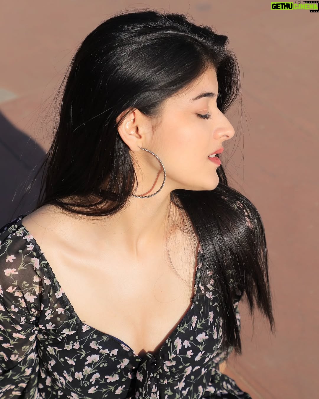 Ishita Singh Thakur - 13.1K Likes - La La......✨️