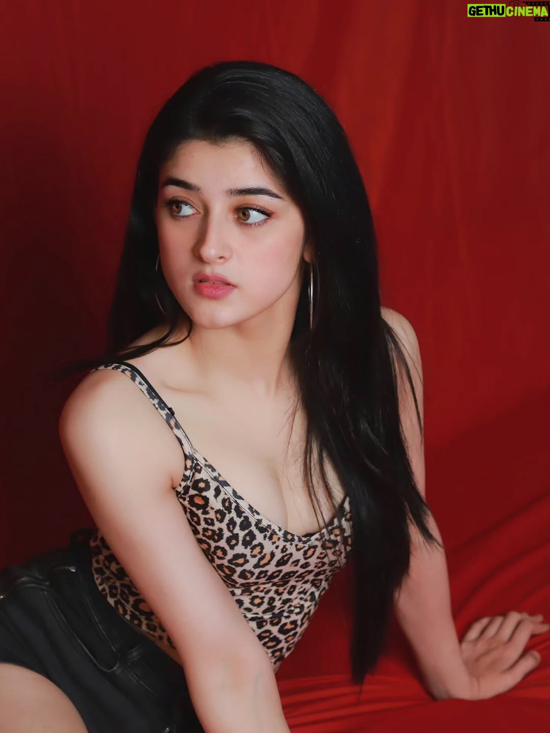Ishita Singh Thakur - 27.5K Likes - 💋
