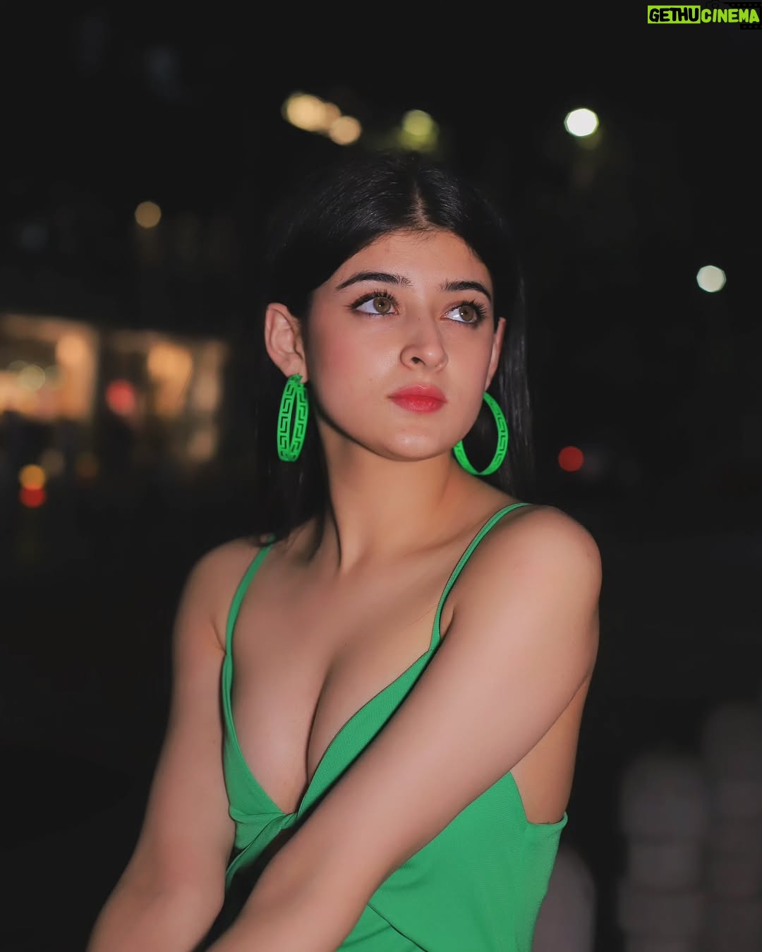 Ishita Singh Thakur - 14.1K Likes - If looks could kill. 💚
.
.
📸 @drjphotography506
