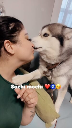Ishmeet Kaur Instagram - Meinu bass tu chahidaaa ā¤ļø luchiyaa
.
.
.
.
#dogsofinstagram #dogmom #lovemydogš¶