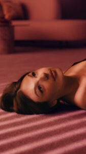 Actress Isis Valverde HD Photos and Wallpapers February 2026