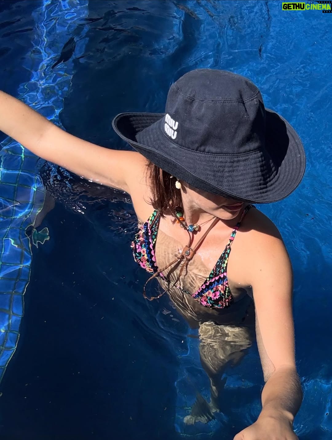 Isis Valverde - 32K Likes - faz calor no rio de janeiro 🤍