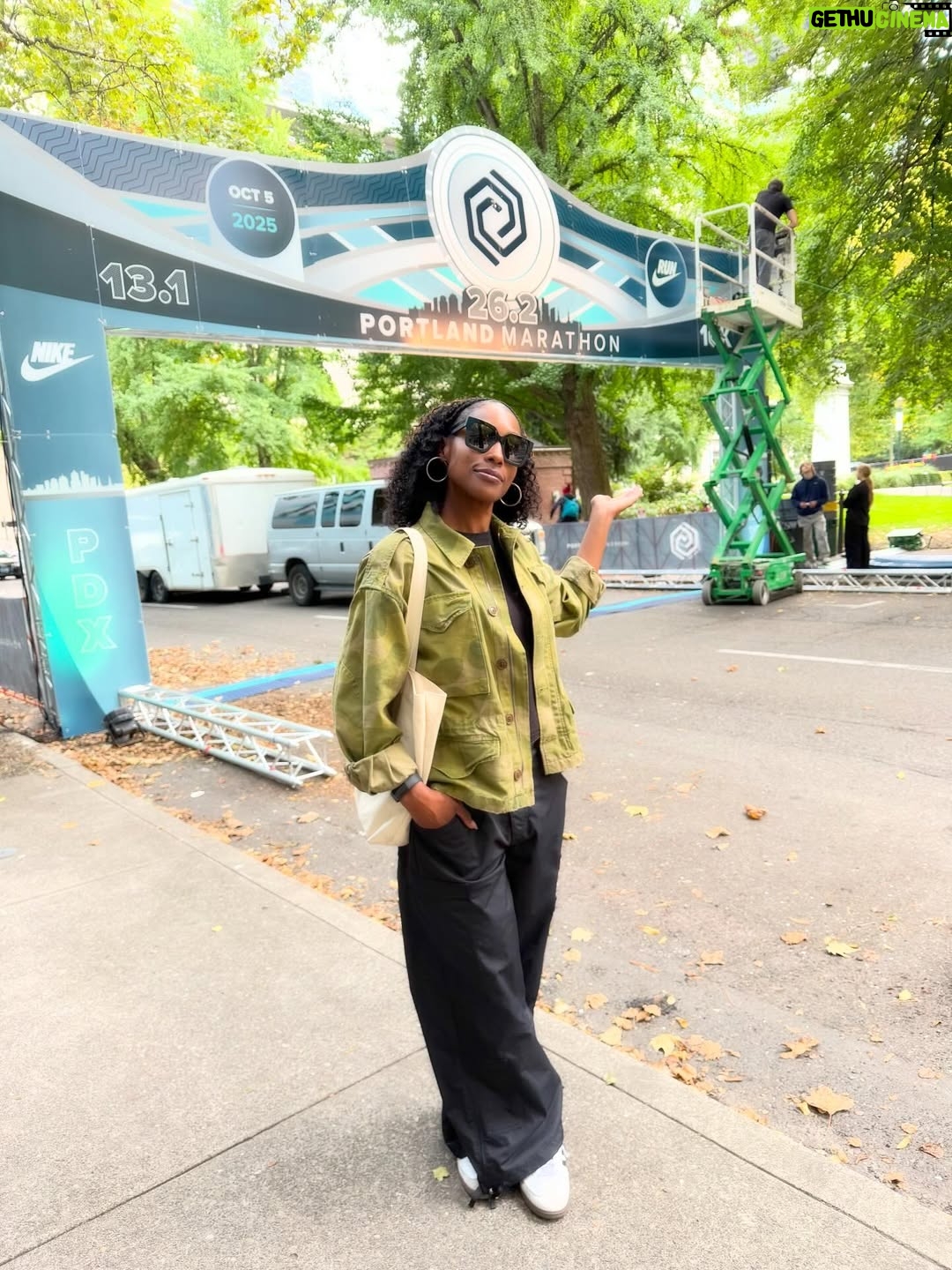 Issa Rae - 316.8K Likes - went to Portland to run a marathon🏃🏾‍♀️🏁
—
(to my girl who asked for a picture right after, i’m so sorry. I was very in pain and very ugly. thank you for understanding)
((thank you to @justaba for inspiring me))
(((thank you to my man 🥰)))