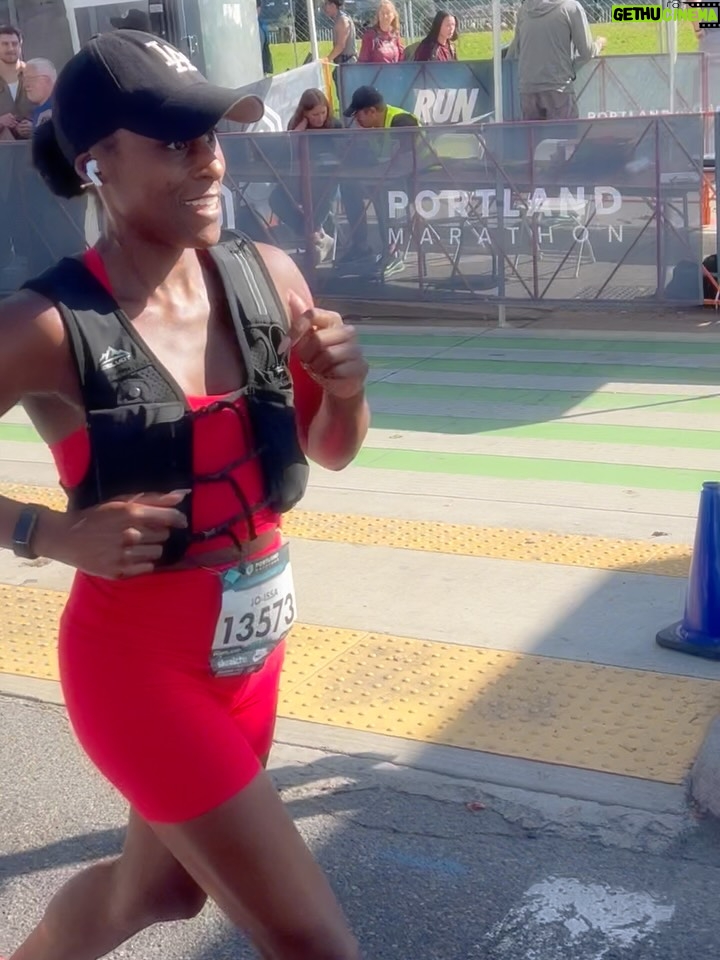Issa Rae - 316.8K Likes - went to Portland to run a marathon🏃🏾‍♀️🏁
—
(to my girl who asked for a picture right after, i’m so sorry. I was very in pain and very ugly. thank you for understanding)
((thank you to @justaba for inspiring me))
(((thank you to my man 🥰)))