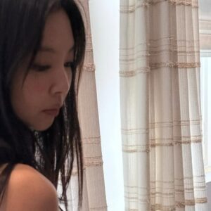 Actress JENNIE HD Photos and Wallpapers October 2025