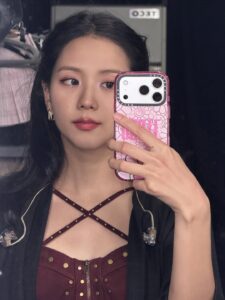 Actress JISOO HD Photos and Wallpapers October 2025