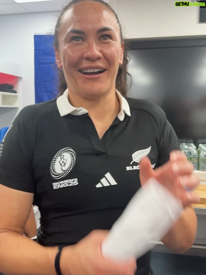 Jacinda Ardern - 66.8K Likes - When @porshwoodman’s the one doing the fan-girling 🤣

Awesome to have @jacindaardern and her whānau back in the stands supporting us at another Rugby World Cup. Kiwi connections while on the road, always making us feel a little closer to home 🖤

#RWC2025 | #LetsGoAgain