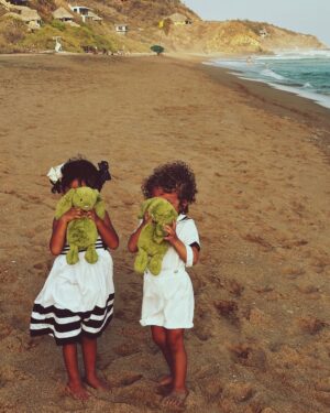 Jackie Cruz Instagram - Raising kids on the coast of Oaxaca is like living in paradise… if paradise included tantrums, sand in your underwear, and someone yelling Mamáaaaa!every five minutes.

We’re messy, chaotic, we are rarely on time, always losing our car keys, and yet, somehow, always finding joy.

Between the ocean breeze, the barefoot mornings, and being constantly full of sand, I wouldn’t trade this life for anything.

This Easter, I’m grateful for our loud, sandy, beautiful little tribe and the fact that I got one decent family photo before someone cried.

Feliz Pascua, from our wild beach crew to yours!