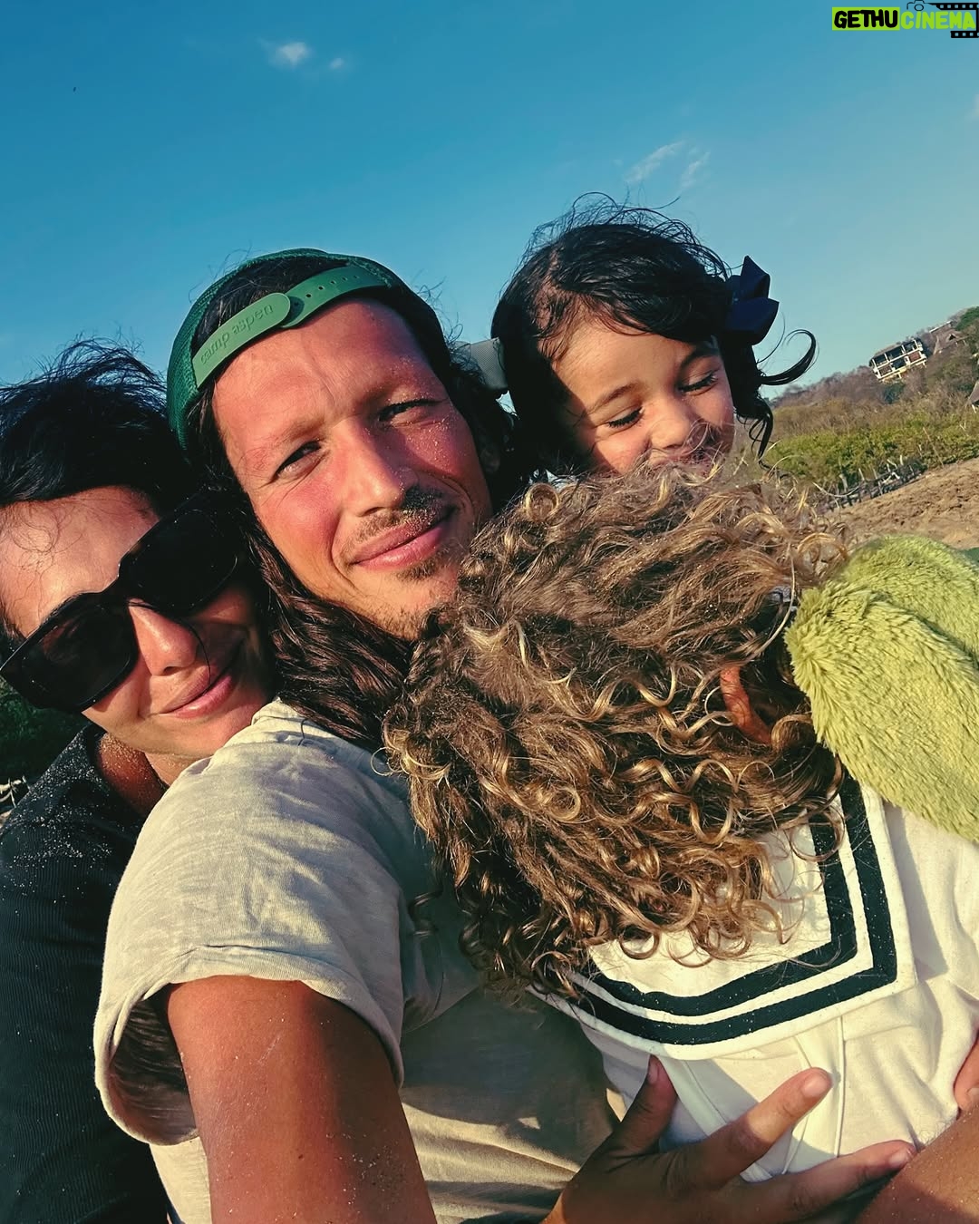 Jackie Cruz - 22.2K Likes - Raising kids on the coast of Oaxaca is like living in paradise… if paradise included tantrums, sand in your underwear, and someone yelling Mamáaaaa!every five minutes.

We’re messy, chaotic, we are rarely on time, always losing our car keys, and yet, somehow, always finding joy.

Between the ocean breeze, the barefoot mornings, and being constantly full of sand, I wouldn’t trade this life for anything.

This Easter, I’m grateful for our loud, sandy, beautiful little tribe and the fact that I got one decent family photo before someone cried.

Feliz Pascua, from our wild beach crew to yours!