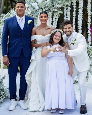Jakelyne Oliveira Instagram - Se deixar eu fico esse restinho de ano postando as fotos do casamento, hahaha. Não me canso de ver e reviver esse dia mágico, perfeito, repleto de amor, felicidade e Deus. 

Ctz o melhor dia das nossas vidas. ✨🥹

#CasamentoMalyne