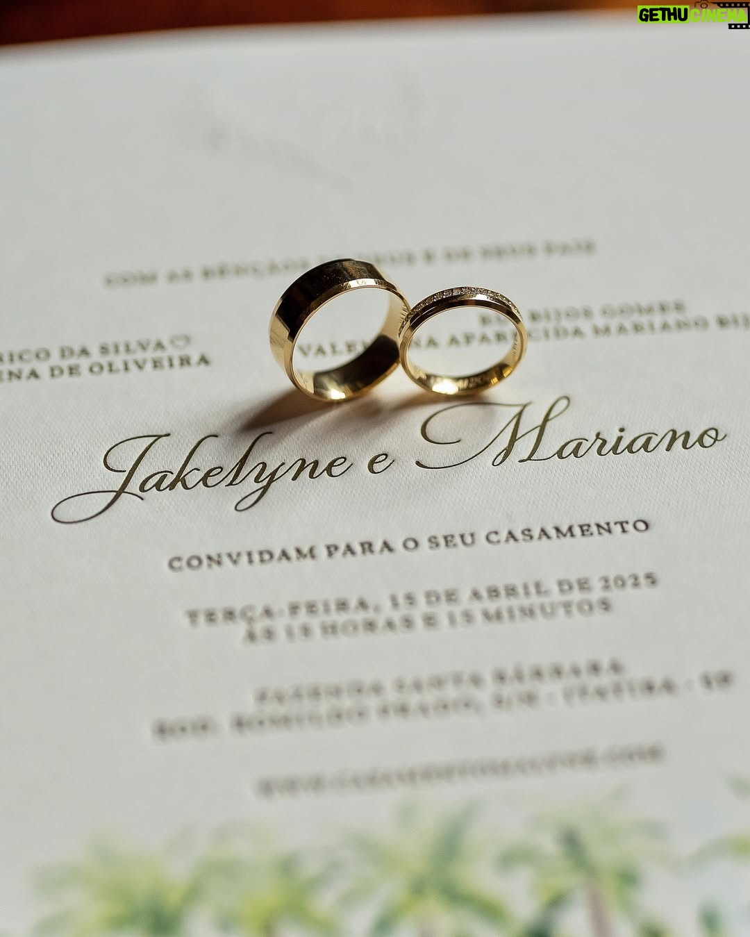 Jakelyne Oliveira - 327.3K Likes - Se deixar eu fico esse restinho de ano postando as fotos do casamento, hahaha. Não me canso de ver e reviver esse dia mágico, perfeito, repleto de amor, felicidade e Deus. 

Ctz o melhor dia das nossas vidas. ✨🥹

#CasamentoMalyne