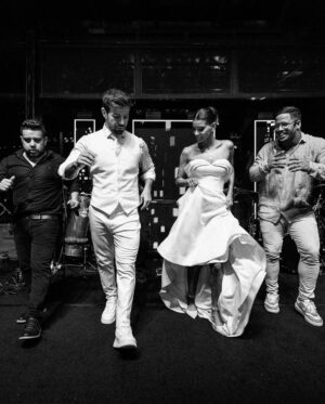 Jakelyne Oliveira Instagram - Se deixar eu fico esse restinho de ano postando as fotos do casamento, hahaha. Não me canso de ver e reviver esse dia mágico, perfeito, repleto de amor, felicidade e Deus. 

Ctz o melhor dia das nossas vidas. ✨🥹

#CasamentoMalyne