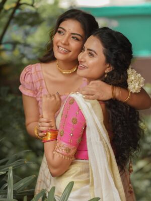Janani Ashok Kumar Instagram - My favvvv >>>> 🥹💕🧿🪬 @janani_ashokkumar 

Makeup for us : @kalaiartistry ✨
Hairdo for us : @jenifer_hair_stylist ✨
Photography: @camerasenthil ✨
Organised by : @rrajeshananda