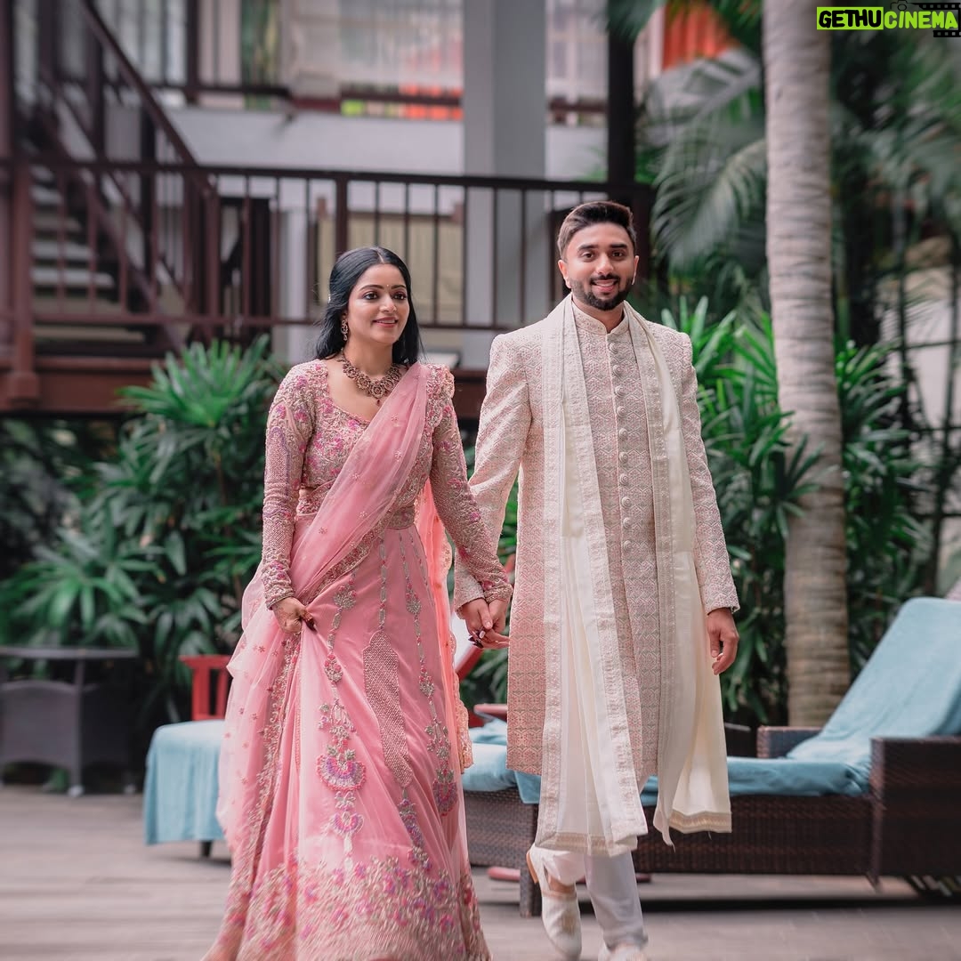 Janani Iyer - 360.3K Likes - Now and Forever 💍❤️♾️🧿
.
.
.
Photography- @vividcaptures_official 
Make up- @artistrybyolivia @olivia.anugraha 
Outfit- @nirali_design_house 
Jewellery- @challani_jewellery 
Decor- @redthreadeventz 
Plates- @thambulaaa 

#Janani #RoshanShyam #TheRoJaSaga #ChennaiWeddings #TamilWedding #IndianBride 
#SouthIndianBride #EngagementShoot #PreWeddingPhotoshoot #WeddingPhotography 
#LoveStory #BrideToBe #CoupleGoals #CinematicWedding #ReelsIndia #vividcaptures