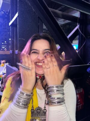 Janavi Jain Instagram - Festival that brings joy, laughter, excitement and reunits evryone 🤩✨❤️