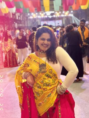 Janavi Jain Instagram - Festival that brings joy, laughter, excitement and reunits evryone 🤩✨❤️