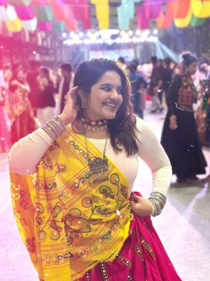 Janavi Jain Instagram - Festival that brings joy, laughter, excitement and reunits evryone 🤩✨❤️