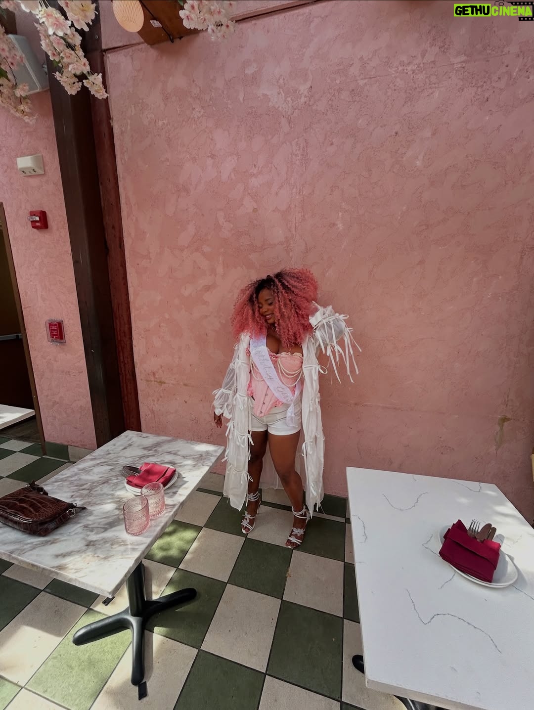Ja'ness Tate - 110 Likes - My type of carrying on 🥰 shout out to everyone who came and supported me for my birthday I LITTERALLY had a timeeee🥳🥳 #janessmusic #birthdaygirl #leonation