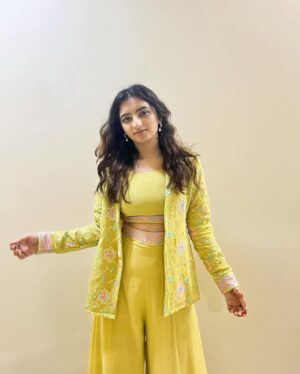 Janessa Lakhani Instagram - She livin’ a life just like a movie star✨
#janessalakhani