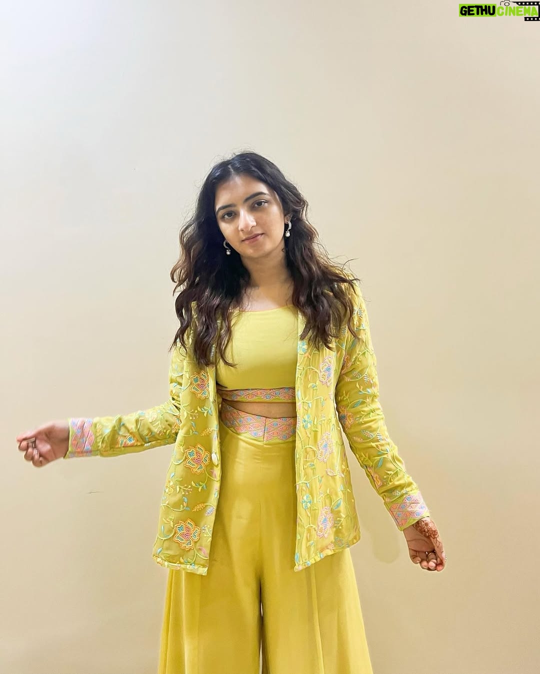 Janessa Lakhani - 355 Likes - She livin’ a life just like a movie star✨
#janessalakhani