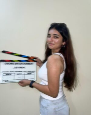 Janessa Lakhani Instagram - Grateful for turning my dreams into my reality🪬✨
Thank you for believing in me, lots of love💗
#janessalakhani #osomeentertainment #bollywood #retreat #mumbai