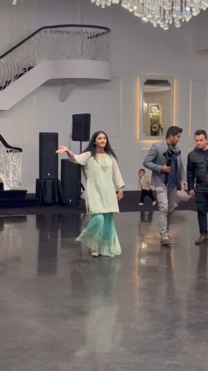 Janessa Lakhani Instagram - I was performing at a gig, and this happened!!!
dc: @teamnaach
#explorepage #explore #dance @bollyshake #melbourne #indian #indianwedding #weedingseason #weeding #bollywood #salmankhan #katrinakaif #explore #foryou #reels #bollyaus #bollyshake #teamnaach #teamnaachchoreography #dildiyangallan #janessalakhani