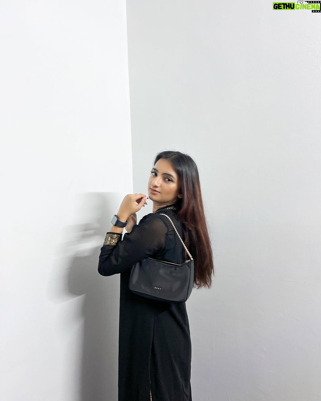 Janessa Lakhani - 530 Likes - women👑
#janessalakhani
