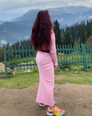 Janessa Lakhani Instagram - close to heaven, down to earth.💗
#janessalakhani