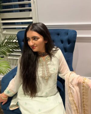 Janessa Lakhani Instagram - Aise kya dekh rahe ho?
#janessalakhani