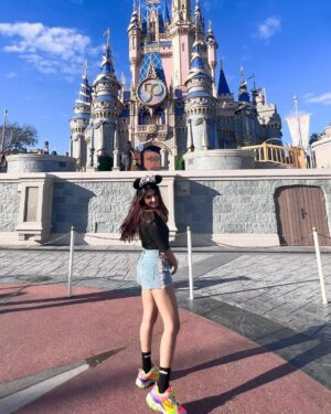 Janessa Lakhani Instagram - It all starts with pixie dust🧚
@waltdisneyworld #waltdisneyworld #florida #magickingdom #explorepage #explore #foryou #themeparks #castle
#disney #disneyoutfit #janessalakhani