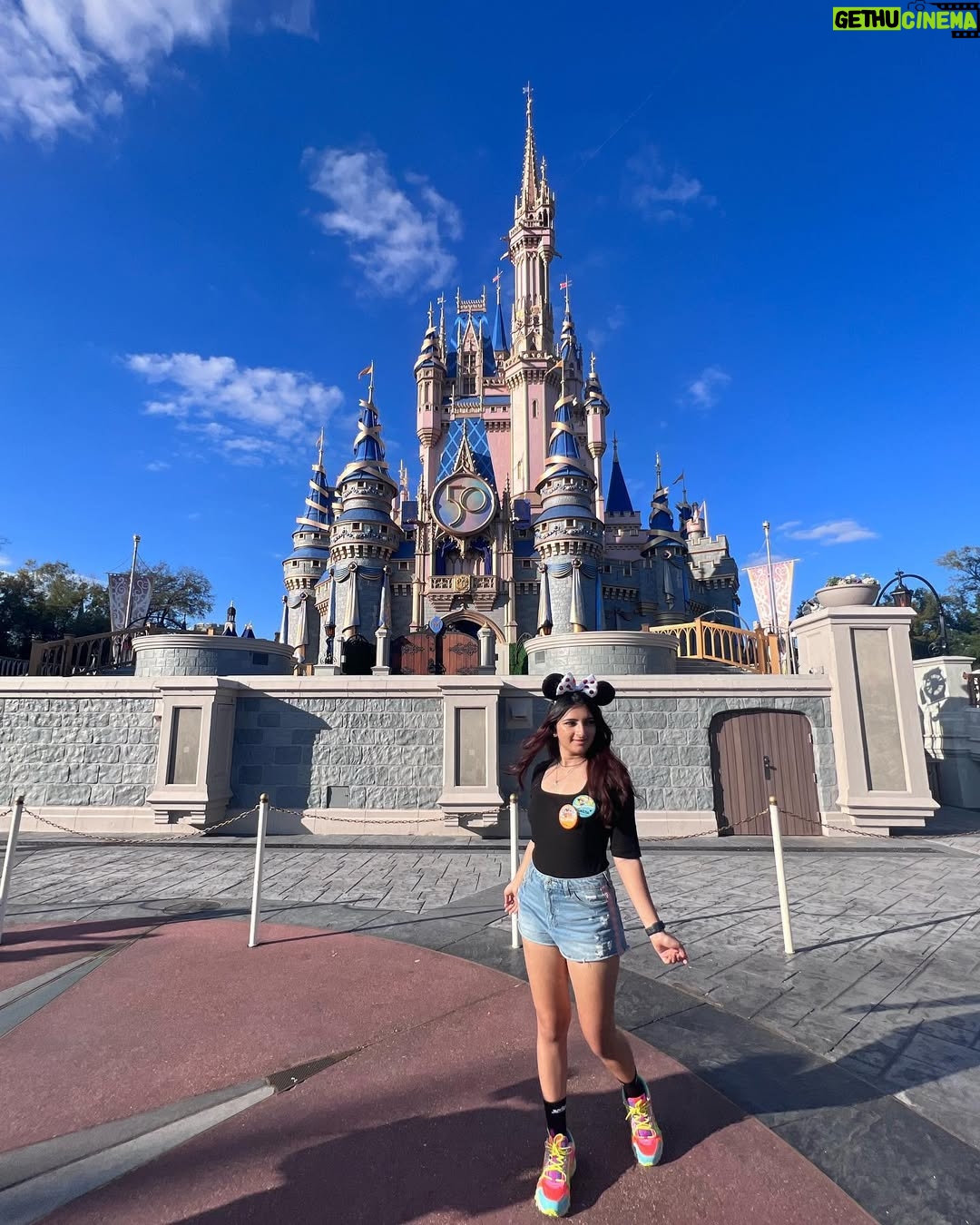 Janessa Lakhani - 1.5K Likes - It all starts with pixie dust🧚

@waltdisneyworld #waltdisneyworld #florida #magickingdom #explorepage #explore #foryou #themeparks #castle 
 #disney #disneyoutfit #janessalakhani