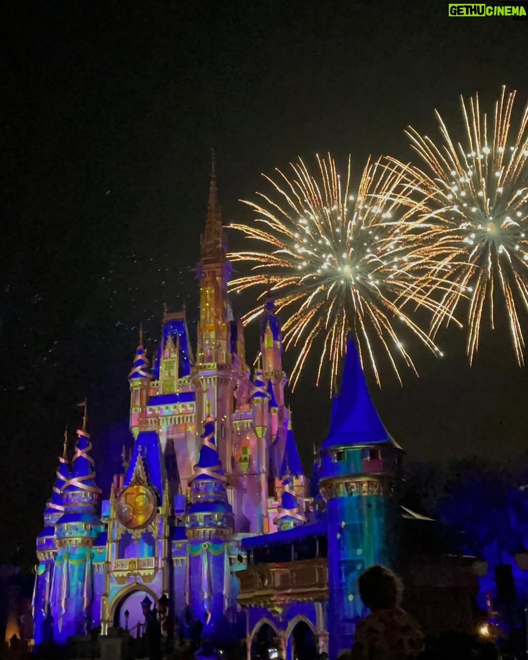 Janessa Lakhani - 1.5K Likes - It all starts with pixie dust🧚

@waltdisneyworld #waltdisneyworld #florida #magickingdom #explorepage #explore #foryou #themeparks #castle 
 #disney #disneyoutfit #janessalakhani