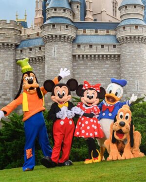 Janessa Lakhani Instagram - It all starts with pixie dust🧚
@waltdisneyworld #waltdisneyworld #florida #magickingdom #explorepage #explore #foryou #themeparks #castle
#disney #disneyoutfit #janessalakhani