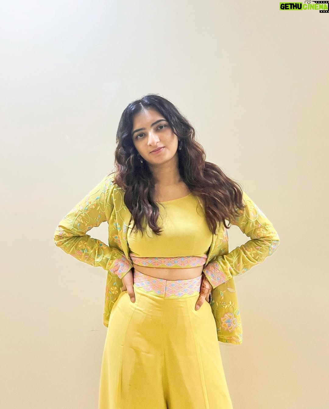 Janessa Lakhani - 355 Likes - She livin’ a life just like a movie star✨
#janessalakhani