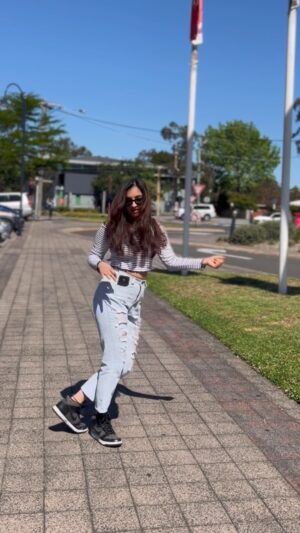 Janessa Lakhani Instagram - Nainowale ne
dc: @alexbiswokarma___
#explorepage #explore #reels #dance #reelitfeelit #dancevideo #trendingreels #viralvideos #viralreels #trending #bollyaus #bollywood #bollyshake #nainowalene #janessalakhani