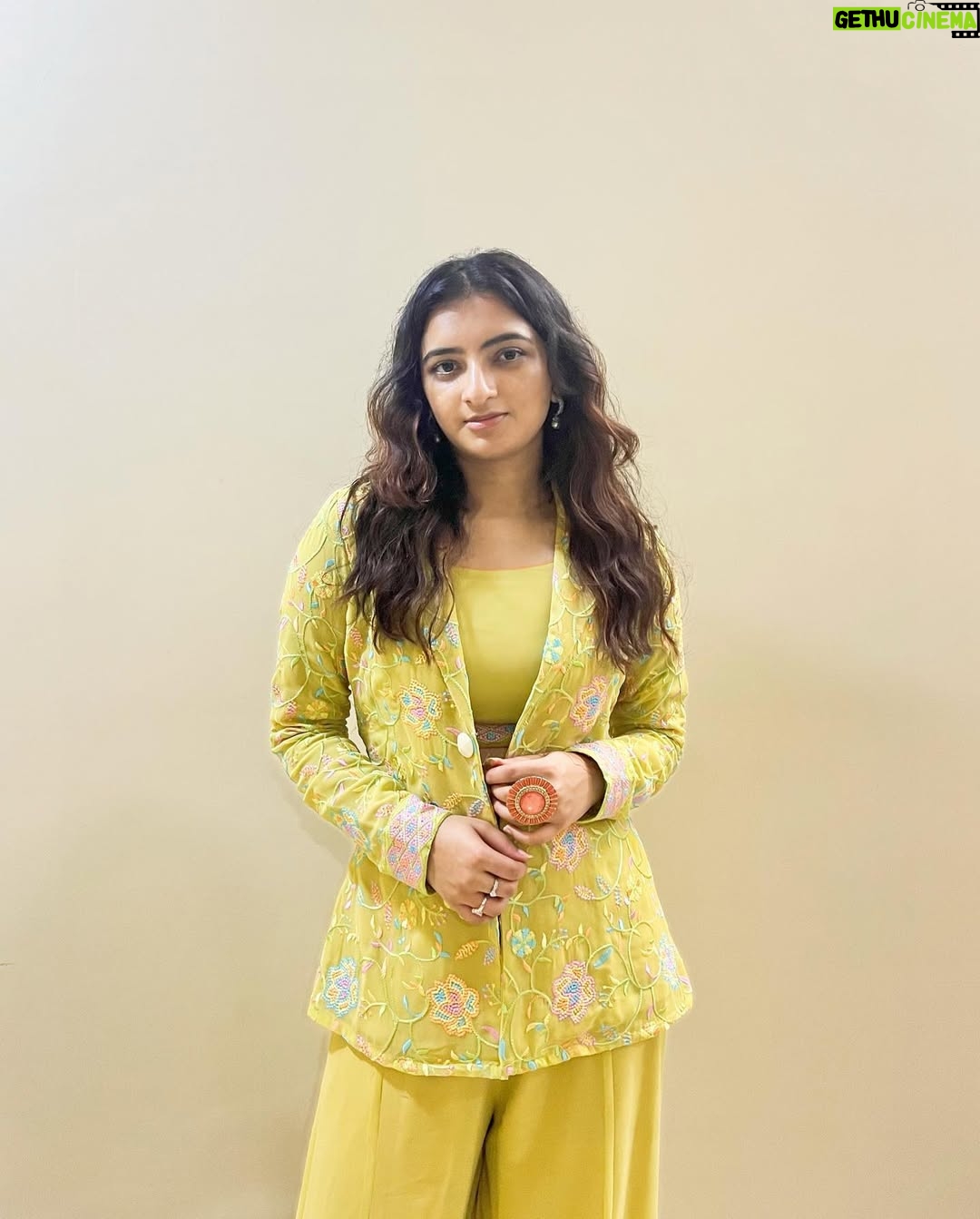 Janessa Lakhani - 355 Likes - She livin’ a life just like a movie star✨
#janessalakhani