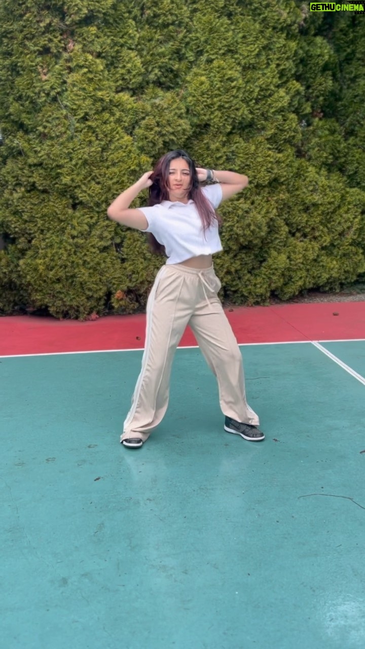 Janessa Lakhani - 1.6K Likes - @yasshkadamm increasing the temperature with his choreo🔥

@iamsrk @boscomartis @deepikapadukone @thejohnabraham @bollyshake @shilparao 
#pathaan #explorepage #explore #reels #dance #reelitfeelit #dancevideo #trending #trendingreels #viralvideos #viralreels #besharamrang #seattle #janessalakhani #yrf #deepikapadukone #bollyshake