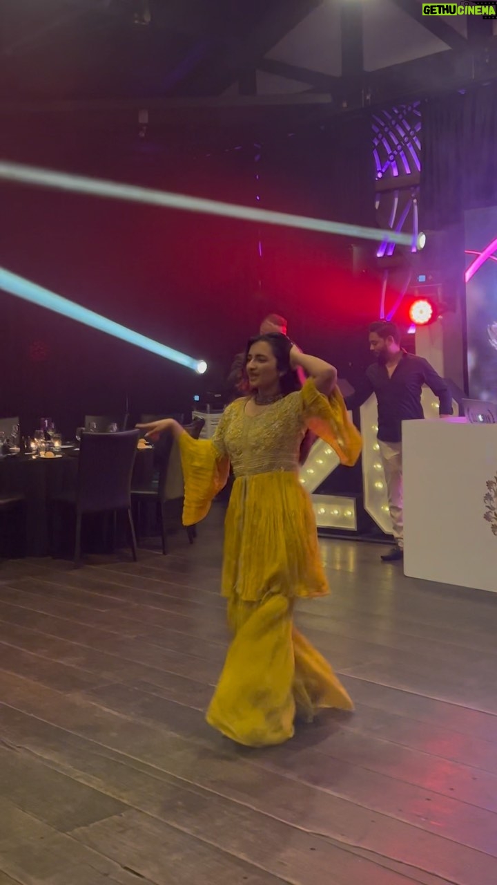 Janessa Lakhani - 1K Likes - Missing performance nights✨🫶

#explorepage #trending #bollywood #dance #bijlibijli #janessalakhani #bollyshake