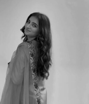Janessa Lakhani Instagram - Just the glow of self love…❤️
#janessalakhani