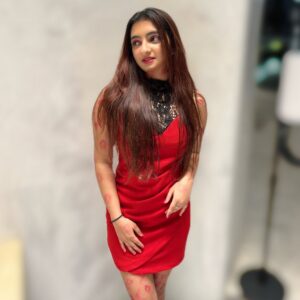 Janessa Lakhani Instagram - real eyes, realise, real lies ♥️
#janessalakhani