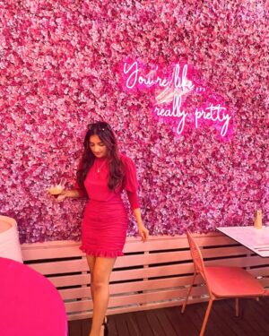 Janessa Lakhani Instagram - Pretty in Pink💗
#janessalakhani