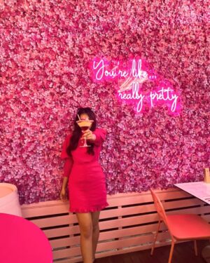 Janessa Lakhani Instagram - Pretty in Pink💗
#janessalakhani
