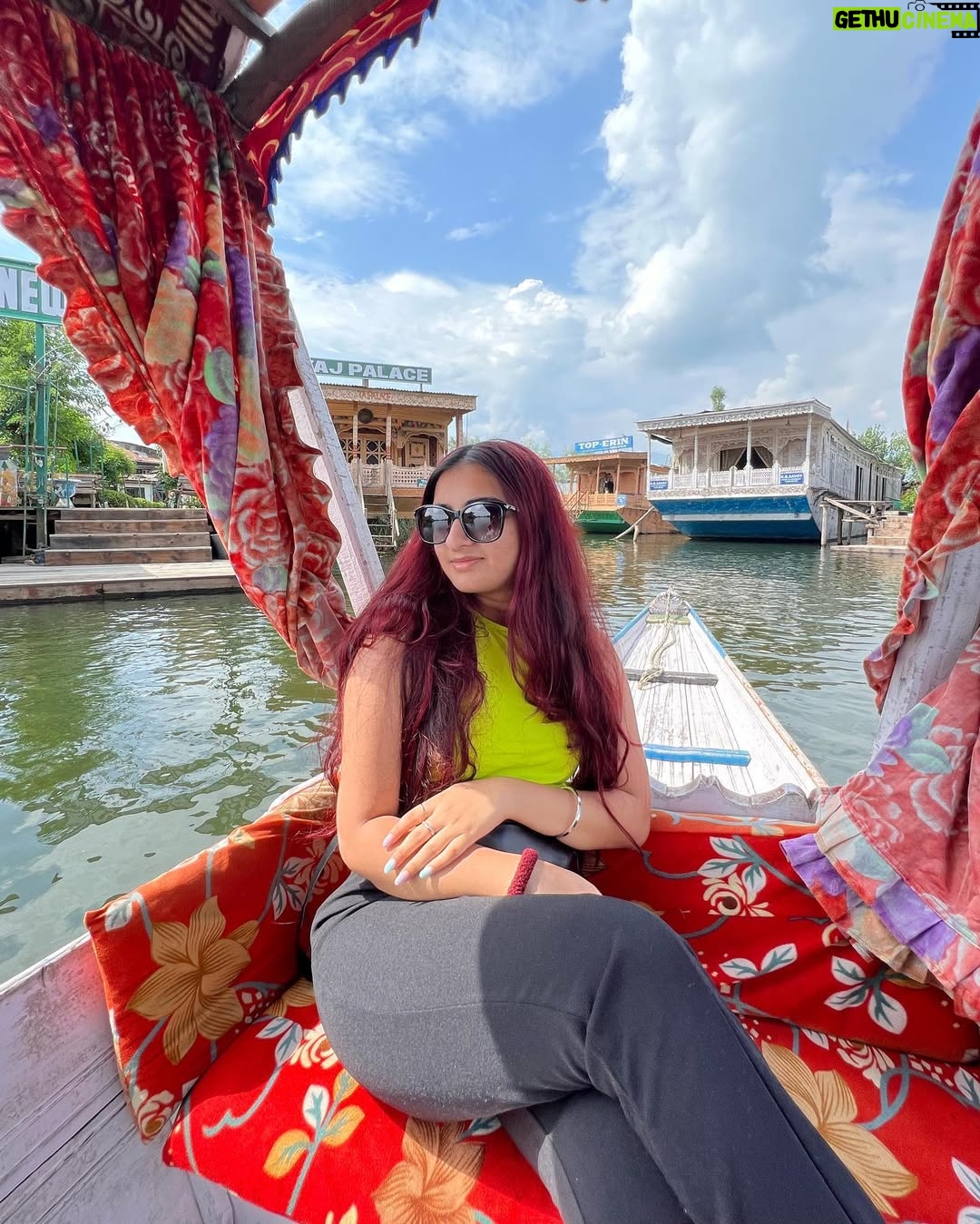 Janessa Lakhani - 295 Likes - Shikara.