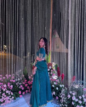 Janessa Lakhani Instagram - wedding szn🌹