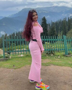 Janessa Lakhani Instagram - close to heaven, down to earth.💗
#janessalakhani