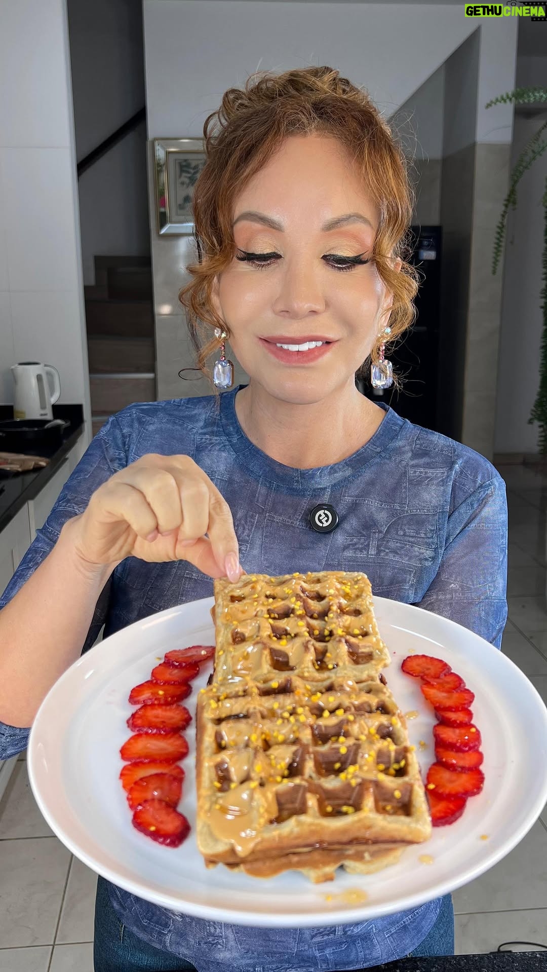 Janet Barboza - 2.1K Likes - Así preparo mis wafles saludables, ligeros, esponjosos y nutritivos.🥞💚

#janetbarboza #recetas #cocina #hogar #fblifestyle #estilodevida #recetasaludable #vidasana