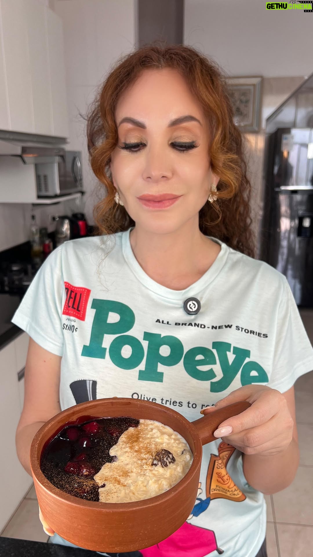 Janet Barboza - 4.7K Likes - ¡Una combinación que sabe a Perú! 🇵🇪 Dulce, cremoso y con ese toque de canela que enamora. 🫶 ¿Quién más no puede resistirse a una buena mazamorra con arroz con leche? 😍

#PostrePeruano #DulceTradición #MazamorraConArrozConLeche #Perú #RecetasSaludables #OrgulloPeruano #FiestasPatrias #FbLifeStyle #JanetBarboza
