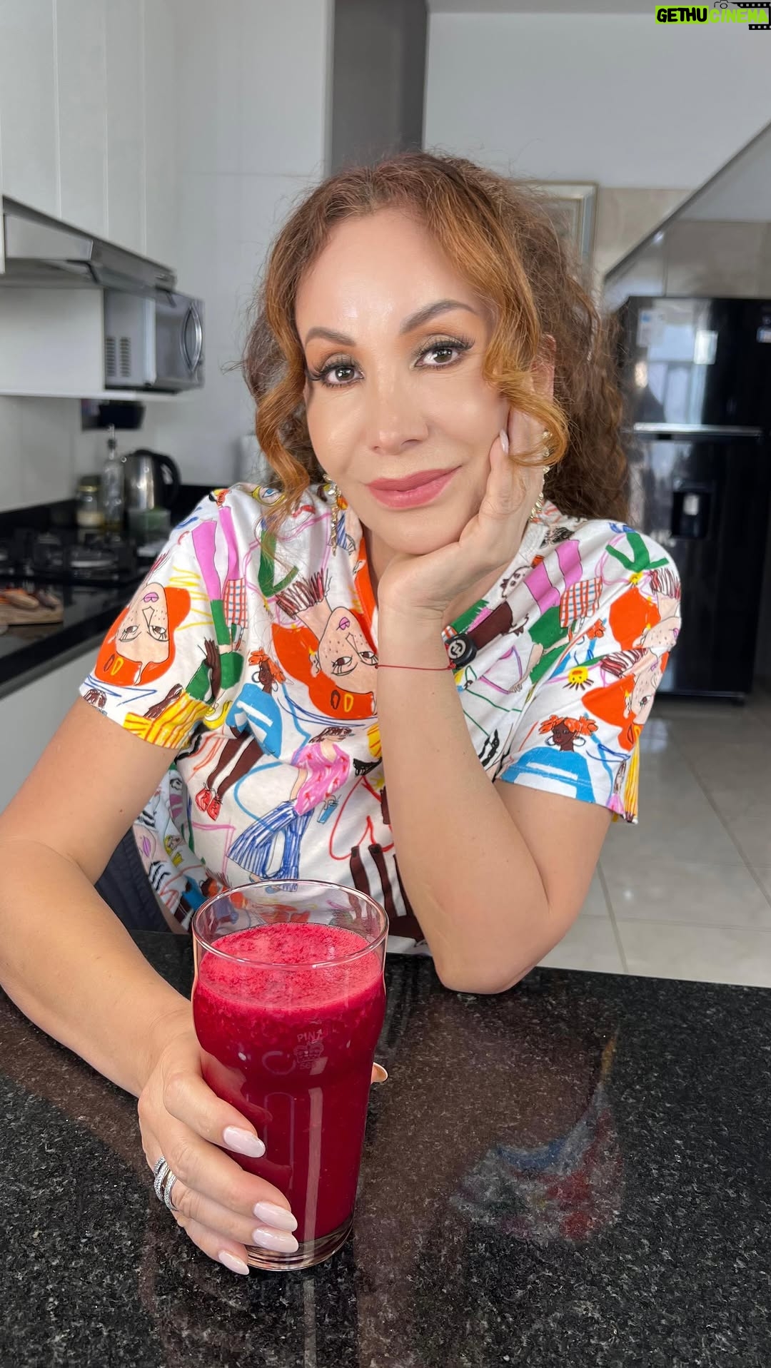 Janet Barboza - 12.9K Likes - ✨Si sueñas con una piel fantástica, esta receta es para ti. 💁‍♀️. En solo un mes, tu piel se verá más luminosa, suave y radiante. ¡100% comprobado! No necesitas gastar fortunas, solo ser constante. 💫

#JugoDeBelleza #PielRadiante #GlowNatural #RecetasSaludables #Recetas #Belleza #EstiloDeVida #FbLifeStyle #JanetBarboza